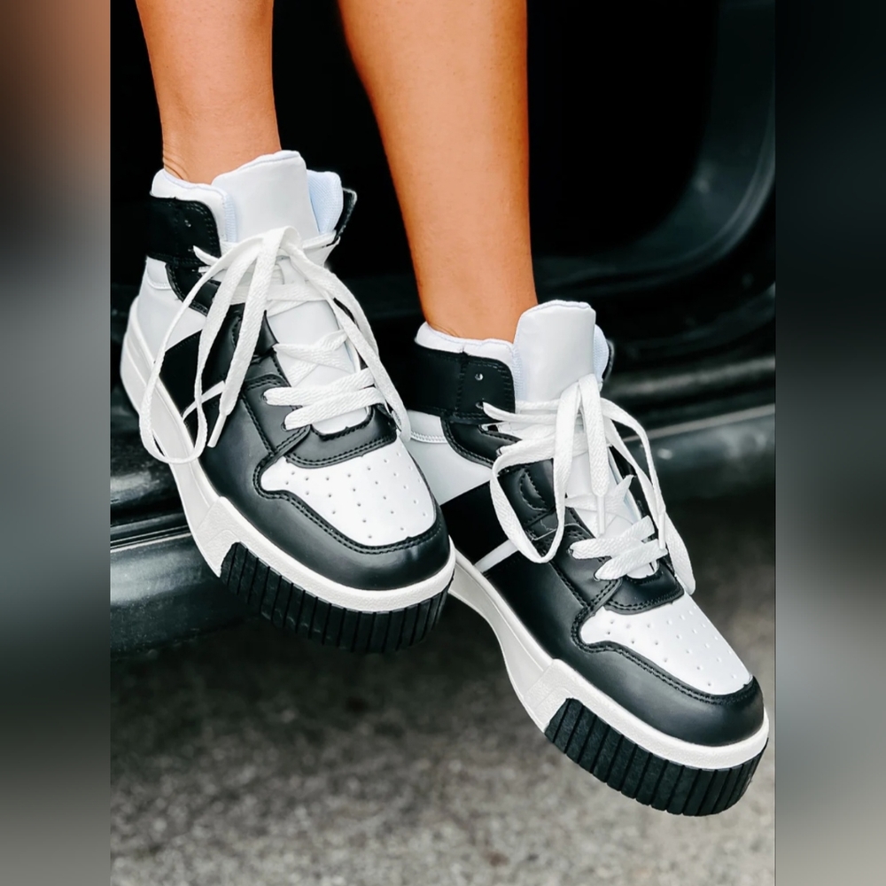 MATINA HIGH TOP SNEAKERS (BLACK/WHITE)